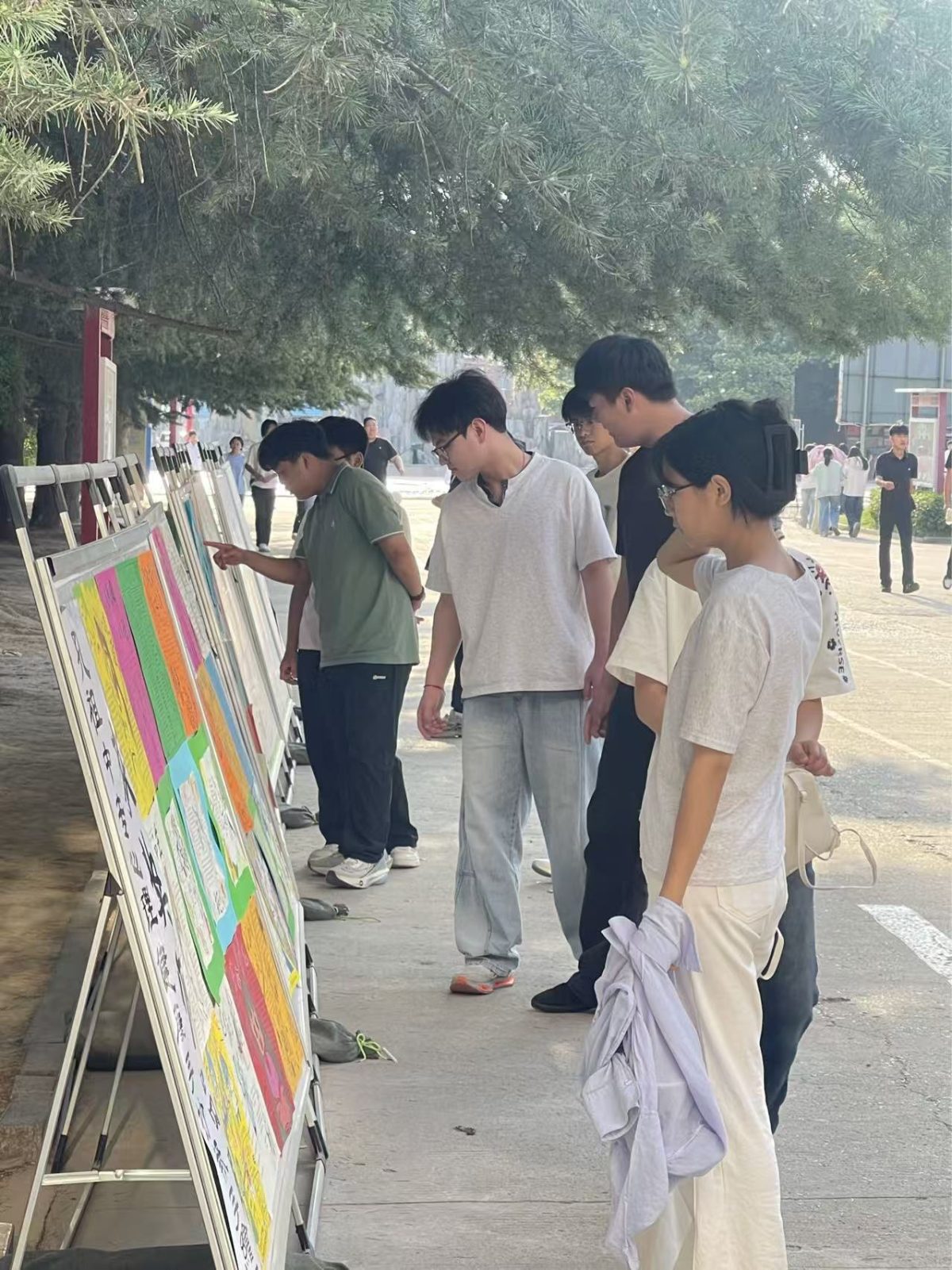以笔绘心，向阳而行｜我校心理健康手绘手抄报作品展温暖来袭！